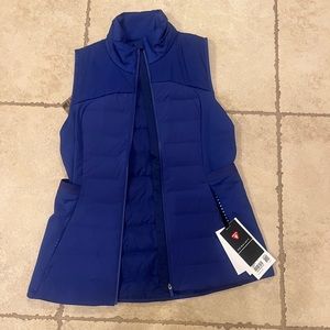 Lululemon Down for it All Vest    Size 8. NWT. Non smoker